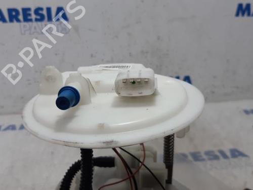 Used Fuel pump RENAULT SCÉNIC III (JZ0/1_) 2.0 16V (JZ0G, JZ0P, JZ1E, JZ1P) (140 hp) 31479218