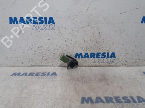 Used Electronic sensor FIAT 500 (312_) 1.2 (312AXA1A) (69 hp) 31521768