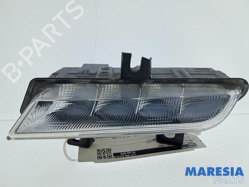 Used Right daytime light Right daytime light 38600747 38600747