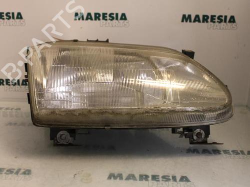 Used Right headlight RENAULT MEGANE Scenic (JA0/1_) 2.0 i (JA0G) (114 hp) 31383267