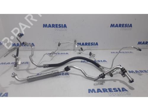 Used AC pipe RENAULT MEGANE IV Hatchback (B9A/M/N_) 1.2 TCe 130 (B9MR) (130 hp) 31401859