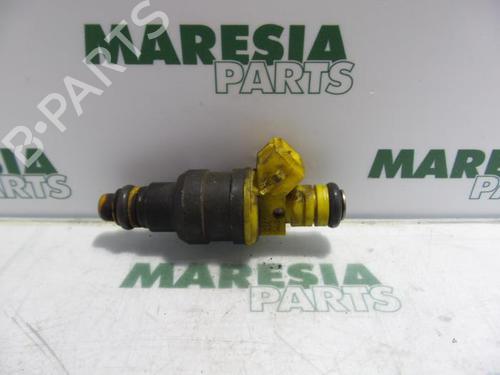 Used Injector ALFA ROMEO GTV (916_) 2.0 T.SPARK 16V (916.C2__, 916C2C00) (150 hp) 31383158