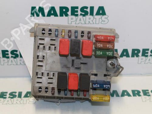 Used Fuse box FIAT PUNTO (188_) 1.2 16V 80 (188.233, .235, .253, .255, .333, .353, .639,... (80 hp) 31423278