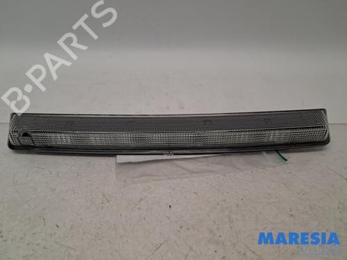 Used Third brake light CITROËN C4 CACTUS 1.2 THP 110 (110 hp) 31522350
