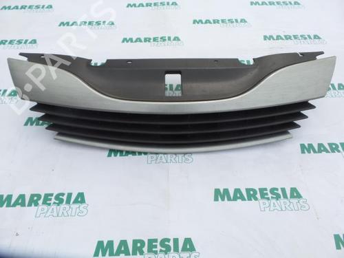 Used Grille Grille RENAULT LAGUNA II Grandtour (KG0/1_) 2.2 dCi (KG0F) (150 hp) 31488349 31488349