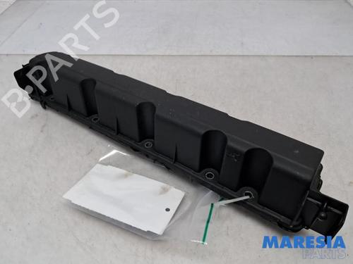 Used Valve cover PEUGEOT 307 CC (3B) 2.0 16V (140 hp) 31530696