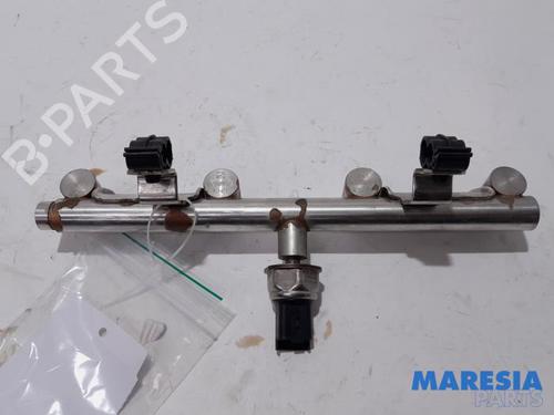 Used Injection rail PEUGEOT 3008 I MPV (0U_) 1.6 THP (150 hp) 31522047