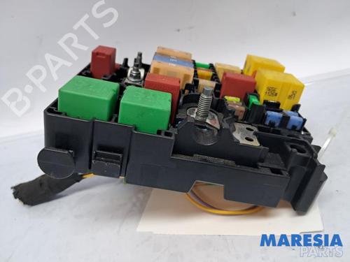 Used Fuse box Fuse box PEUGEOT 208 I (CA_, CC_) 1.2 VTI 82 (82 hp) 31519933 31519933