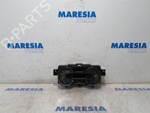 Used Instrument cluster RENAULT TRAFIC III Van (FG_) 1.6 dCi 90 (FGME) (90 hp) 31519286