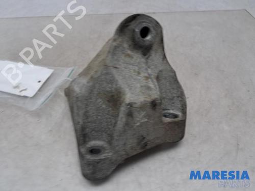 Used Gearbox mount Gearbox mount RENAULT MEGANE III Grandtour (KZ0/1) 1.5 dCi (KZ09, KZ0D, KZ1G, KZ29, KZ14, KZ1W, KZ10, KZ1F,... (110 hp) 39896611 39896611