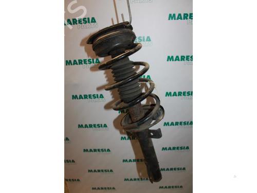 Used Left front shock absorber RENAULT SCÉNIC II (JM0/1_) 1.9 dCi (JM0G, JM12, JM1G, JM2C) (120 hp) 31529294