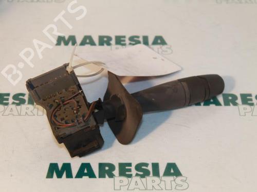 steering-column-stalk-renault-clio-ii-bb_-cb_-1998-1999-2000-2001-2002-2003-2004-2005-2006-2007-2008-2009-2010-2011-2012-2013-2014-2015-2016-31514199 main image