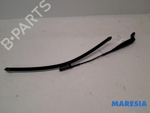 Used Front windshield wiper arm FIAT 500 (312_) 1.2 (312AXA1A) (69 hp) 31409891