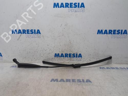 front-windshield-wiper-arm-fiat-500-312_-2007-31389612 main image