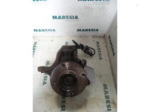 Used Right front steering knuckle PEUGEOT 207 (WA_, WC_) 1.4 HDi (68 hp) 31445596