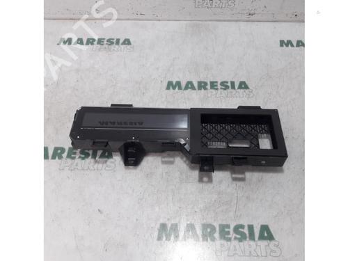 Used Instrument cluster RENAULT SCÉNIC III (JZ0/1_) 2.0 16V (JZ0G, JZ0P, JZ1E, JZ1P) (140 hp) 31437693