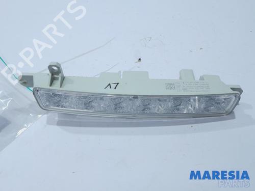 Used Right daytime light Right daytime light 36881776 36881776