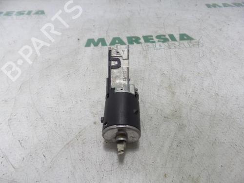 Used Ignition barrel PEUGEOT 208 I (CA_, CC_) 1.4 HDi (68 hp) 31513962