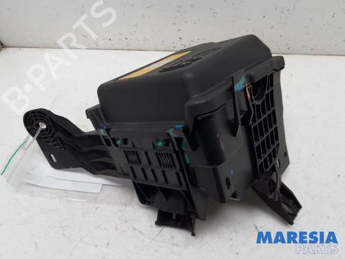 Sikringsdåse PEUGEOT 208 I (CA_, CC_) 1.4 HDi (68 hp) 31424552