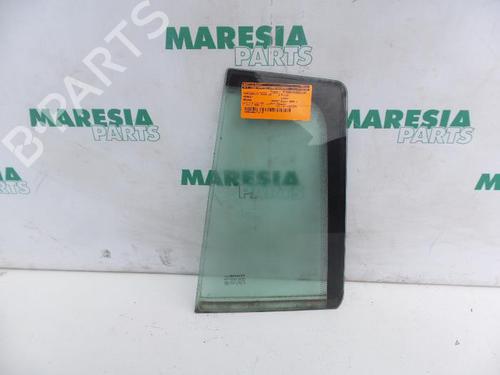 front-left-quarter-glass-renault-megane-ii-estate-km01_-2003-2004-2005-2006-2007-2008-2009-2010-2011-2012-31449609 main image