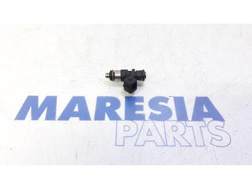 Used Injector RENAULT CLIO III (BR0/1, CR0/1) 1.2 16V (BR02, BR0J, BR11, CR02, CR0J, CR11) (75 hp) 31531607