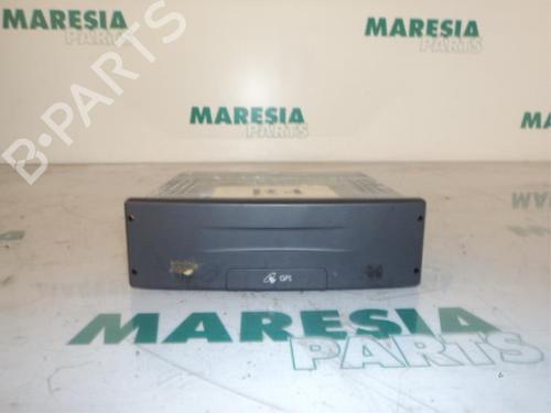 Used Display monitor RENAULT ESPACE IV (JK0/1_) 2.2 dCi (JK0H) (150 hp) 31508519