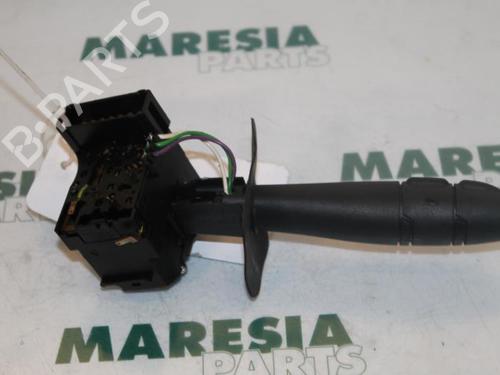 steering-column-stalk-renault-clio-ii-bb_-cb_-1998-1999-2000-2001-2002-2003-2004-2005-2006-2007-2008-2009-2010-2011-2012-2013-2014-2015-2016-31497437 main image