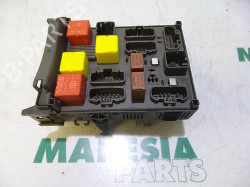 Used Fuse box Fuse box RENAULT ESPACE IV (JK0/1_) 2.2 dCi (JK0H) (150 hp) 31428347 31428347