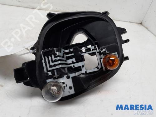 Lampeholder PEUGEOT 208 I (CA_, CC_) 1.2 THP 110 (110 hp) 31466726