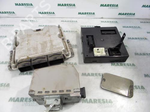 Used Engine control unit (ECU) Engine control unit (ECU) RENAULT LAGUNA II Grandtour (KG0/1_) 1.9 dCi (KG0G) (120 hp) 31482600 31482600