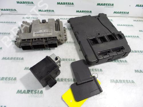 Used Engine control unit (ECU) RENAULT MEGANE II Coupé-Cabriolet (EM0/1_) 1.9 dCi (120 hp) 31405309
