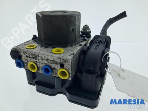 ABS pump RENAULT TWINGO III (BCM_, BCA_) 1.0 SCe 70 | BP32783795M43 - Image 2