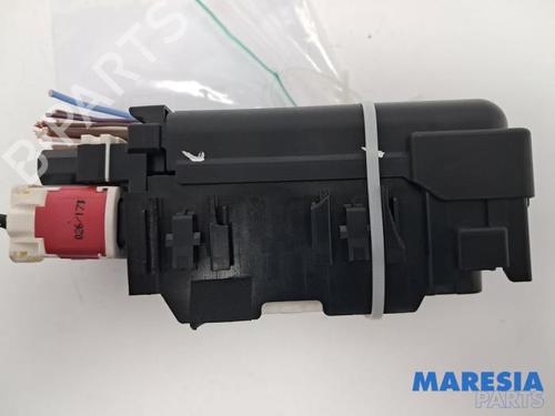 Fuse box PEUGEOT 308 II (LB_, LP_, LW_, LH_, L3_) 1.2 THP 130 | BP31528391E1 