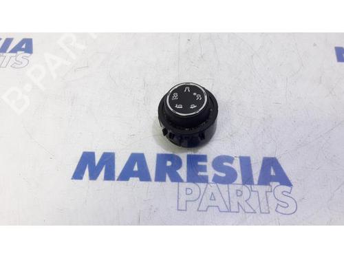 Used Switch PEUGEOT 2008 I (CU_) 1.2 THP 110 / PureTech 110 (110 hp) 31392404