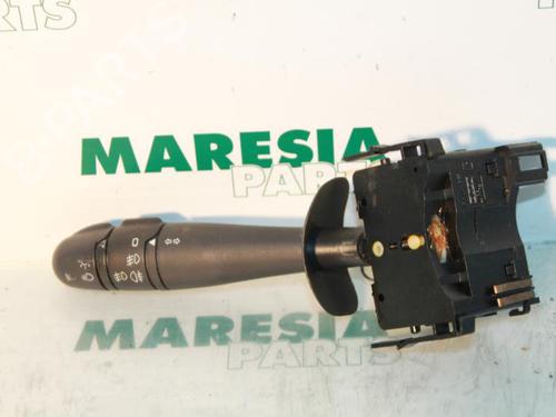 steering-column-stalk-renault-laguna-ii-grandtour-kg01_-2001-2002-2003-2004-2005-2006-2007-31480281 main image