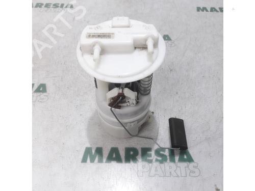 Used Fuel pump RENAULT CLIO IV Grandtour (KH_) 0.9 TCe 90 (90 hp) 31520630