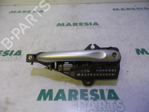 front-left-exterior-door-handle-renault-clio-iv-grandtour-kh_-2012-2013-2014-2015-2016-2017-2018-2019-2020-2021-31487365 main image