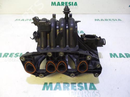 Used Injection rail FIAT GRANDE PUNTO (199_) 1.4 (199AXB11, 199AXB1A, 199BXB1A, 199AXL1A) (77 hp) 31468693