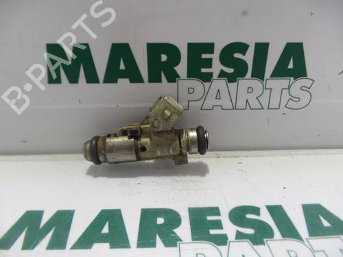 Used Injector PEUGEOT 106 II (1A_, 1C_) 1.4 i (75 hp) 31393865