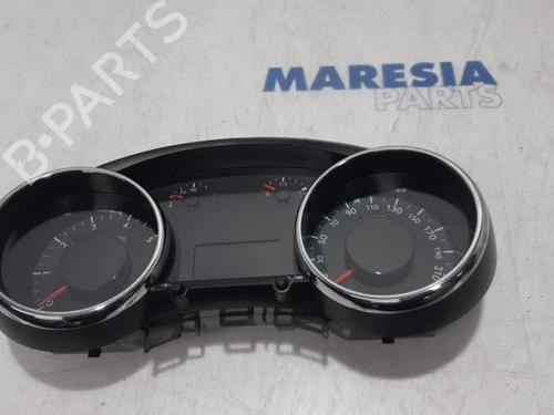 Used Instrument cluster PEUGEOT 5008 (0U_, 0E_) 1.6 16V (156 hp) 31430811