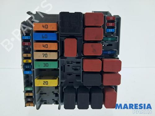 Used Fuse box Fuse box FIAT 500 (312_) 0.9 (312AXG1A, 312.AXG11) (86 hp) 33411318 33411318
