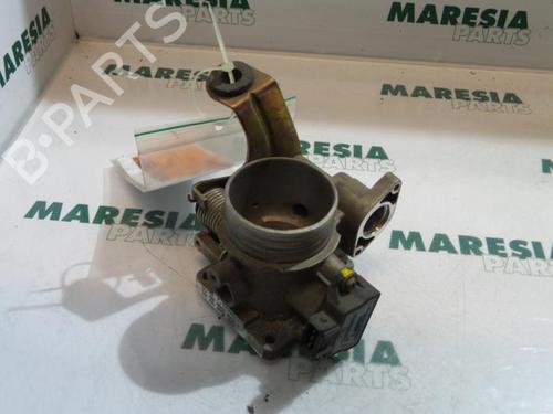 Used Throttle body Throttle body RENAULT MEGANE I Coach (DA0/1_) 1.6 e (DA0F) (90 hp) 31530650 31530650