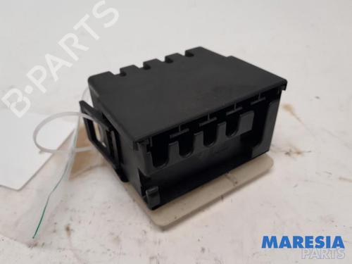 fuse-box-peugeot-207-cc-wd_-2007-2008-2009-2010-2011-2012-2013-2014-2015-31398161 main image