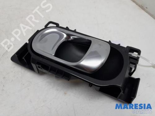 Front right exterior door handle CITROËN C4 CACTUS 1.2 VTi 82 | BP31527283C129