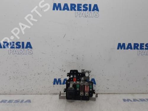 Used Fuse box RENAULT KANGOO Express (FW0/1_) 1.5 dCi 90 (FW0G, FW05, FW08, FW11) (90 hp) 31404811
