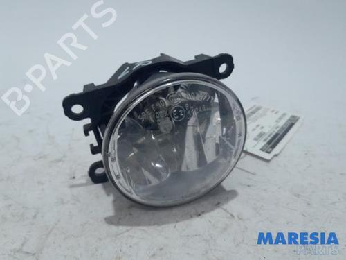 Used Right front fog light RENAULT SCÉNIC III (JZ0/1_) 1.5 dCi (110 hp) 31516663