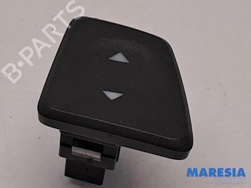 Used Left front window switch FIAT 500 (312_) 1.2 (312AXA1A) (69 hp) 31413071