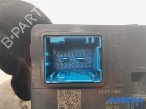 Used Electronic module OPEL CORSA F (P2JO) CORSA-e (68) (136 hp) 31535988