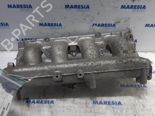 Used Injection rail RENAULT VEL SATIS (BJ0_) 2.0 16 V Turbo (170 hp) 31500559