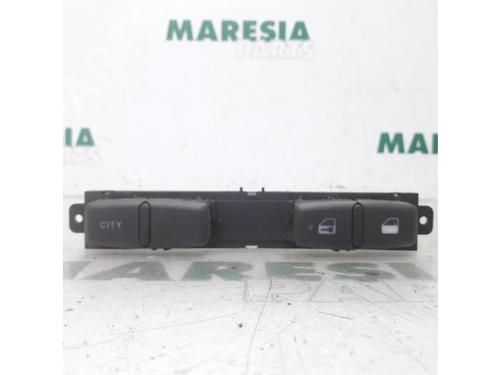 Kombi Kontakt / Stilkkontakt FIAT IDEA (350_) 1.4 16V (95 hp) 31388715